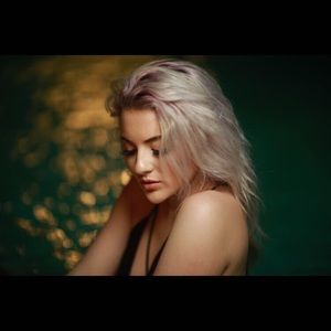 Meet your Posher, Shalesia